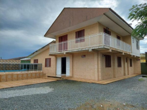 Casa aconchegante com piscina